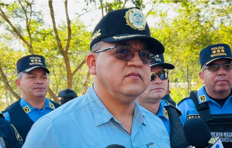 Hijos de Gustavo Sánchez beneficiados con contratos de la Policía