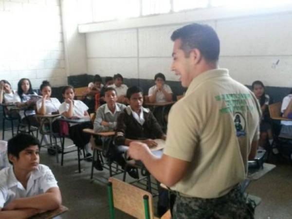 En total se espera atender a más de cien mil jóvenes con este programa preventivo.