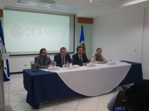 En la mesa principal Jacobo Domínguez, Manuel Garrido, Juan Jiménez y Marta Pachiotti (Foto: El Heraldo Honduras/ Noticias de Honduras)