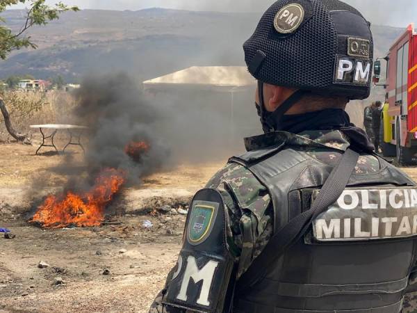 Las Fuerzas Armadas, a través de la Policía Militar del Orden Público, en coordinación con el Ministerio Público, realizaron este viernes la incineración de 20 kilos de cocaína que fue decomisada en carretera a Colón.