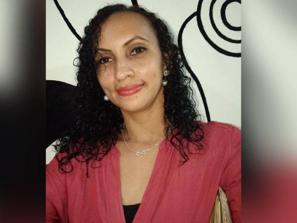 Yessica Carolina Velásquez es el nombre de la mujer que fue asesinada en las últimas horas en el municipio de La Ceiba, departamento de Atlántida. La fémina recibió alrededor de siete impactos de bala y fue llevada hasta un centro médico, pero falleció. Aquí los detalles.