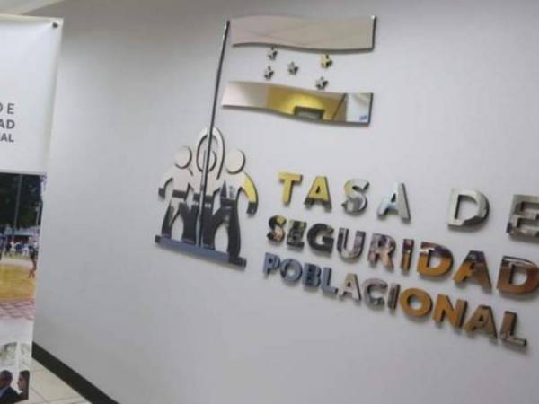 La aprobación de la Ley de Seguridad Poblacional y la implementación del Fondo de Protección y Seguridad Poblacional, popularmente conocido como Tasa de Seguridad, en 2011, surgió como una medida que buscaba apoyar las actividades encaminadas a mejorar la calidad de vida de hondureño en materia de seguridad pero en lugar de ellos se utilizó, en parte, para lujos y banalidades de algunas dependencias del Estado y funcionarios.