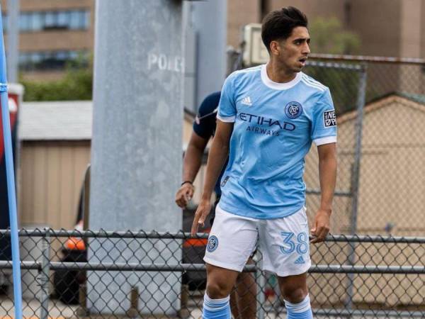 A base de goles y grandes actuaciones en la reserva del New York City de la MLS, el futbolista John Denis ha impresionado por su gran nivel, hasta el punto de haber recibido la gran oportunidad de entrenar con la Selección de Honduras.