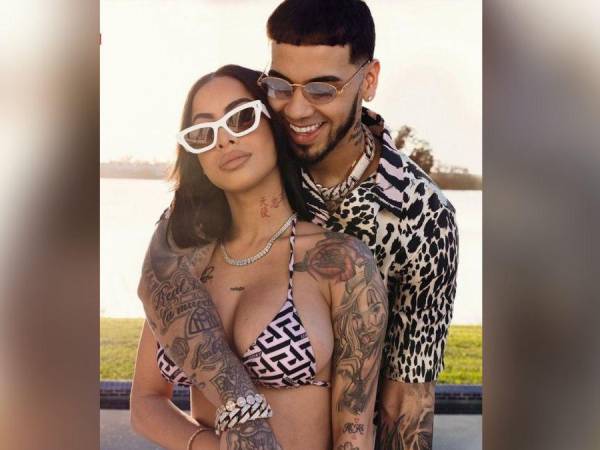 El cantante puertorriqueño, Anuel AA, confirmó en las últimas horas la separación de su esposa, Yailin ‘La más viral’, quien está a semanas de dar a luz a la hija de ambos. La noticia ha tomado por sorpresa al mundo del espectáculo y a sus millones de fanáticos, pues fue totalmente inesperada. ¿Qué pasó? Algunos afirman que los escándalos en los que se vieron involucrados a lo largo de la relación tuvieron mucho qué ver.