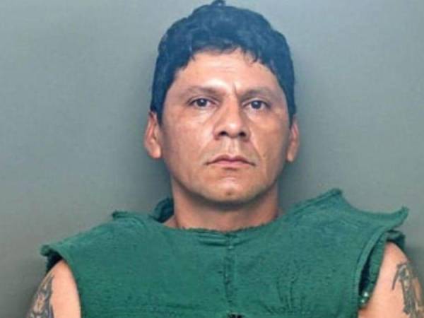 El mexicano que asesinó con un rifle de asalto a cinco hondureños en Texas, Estados Unidos, fue capturado y aunque ya está en prisión, la pregunta que sigue en la dolorosa historia es cuál será la pena que enfrentará y a cuánto ascendió su fianza. A continuación te contamos cuáles son los panoramas que enfrenta Francisco Oropeza, su pareja y las demás personas investigadas por la masacre.