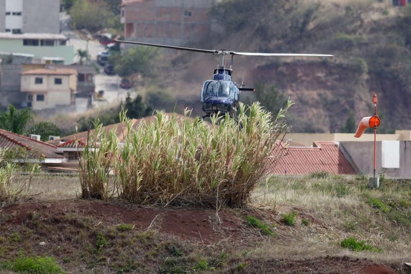 Mediático megaoperativo: 15 fotos de la captura del expresidente JOH previo a su extradición