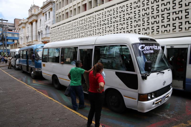 Pago electrónico, transbordo y turnos: el ambicioso proyecto que busca modernizar buses en la capital