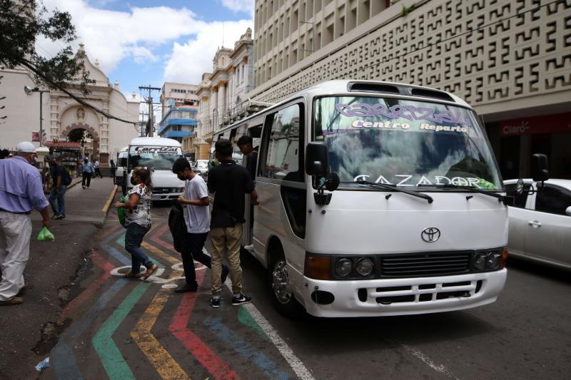 Pago electrónico, transbordo y turnos: el ambicioso proyecto que busca modernizar buses en la capital