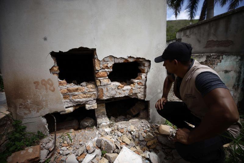 Para robar placas, cruces y hasta joyas: la eterna profanación de tumbas en Cementerio General de Tegucigalpa