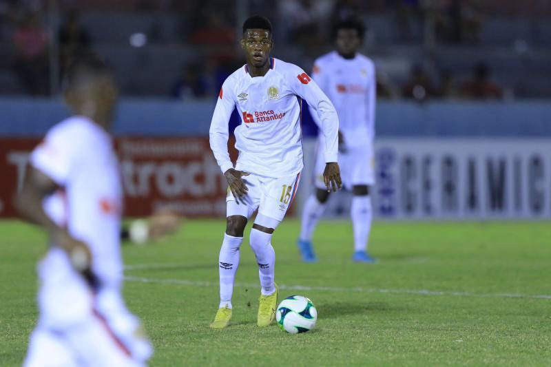 ¡Dos bajas! El 11 titular del Olimpia para juego ante Águila de El Salvador