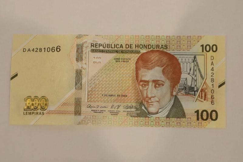 Así lucen los billetes de L 100 y 500 con nuevas medidas de seguridad