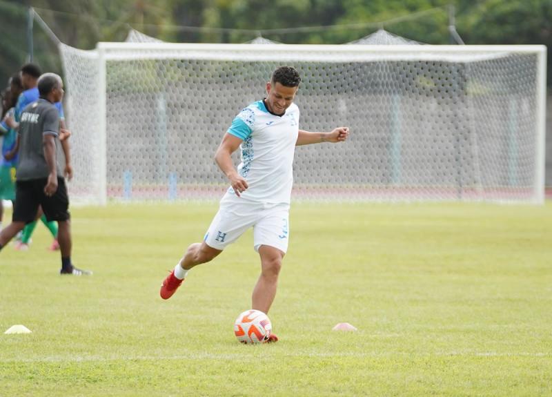 ¡Con sorpresas! Así sería la convocatoria de Honduras para partidos ante México