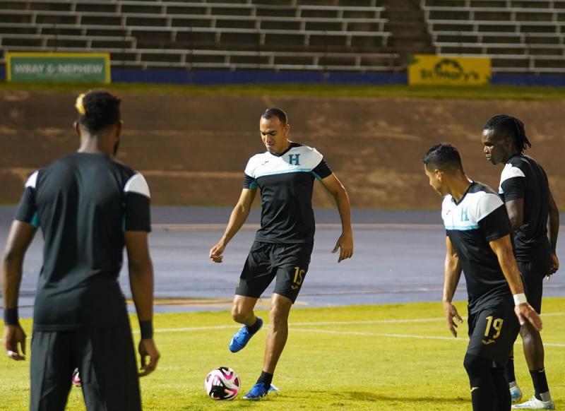 ¡Con sorpresas! Así sería la convocatoria de Honduras para partidos ante México