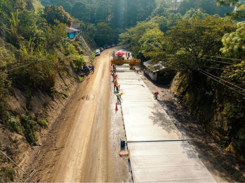 Durante el gobierno de la presidenta Xiomara Castro el promedio de pavimentación anual de nuevos tramos carreteros es de 150 kilómetros.