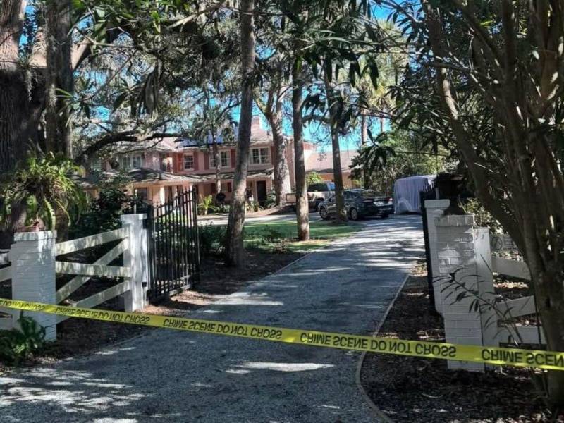 El Departamento de Policía del Condado de Glynn está investigando la misteriosa muerte de Carlos Eduardo Figueroa, exjugador de Olancho FC, quien fue encontrado sin vida el pasado lunes 30 de diciembre en el porche trasero de una casa en St. Simons Island, Georgia.