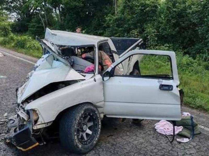 La comunidad del municipio de Tela se vio sacudida cuando un accidente de tránsito cobró la vida de dos personas, un abuelo y su nieta, originarios de San Juan Pueblo. Las víctimas fueron identificadas como Luis Cruz y Vanesa Cruz.