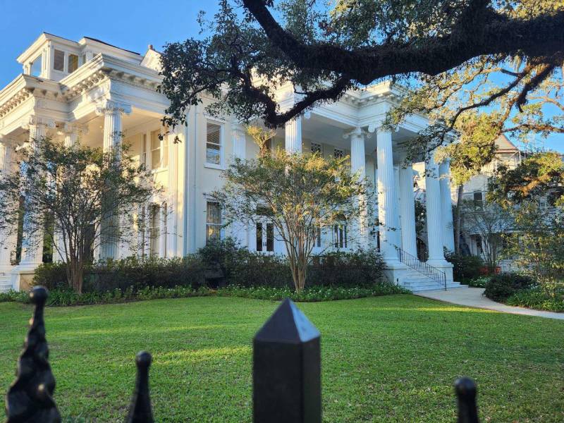 Esta fue la casa de Samuel Zemurray que ahora pertenece a la Universidad de Tulane, por voluntad del empresario.