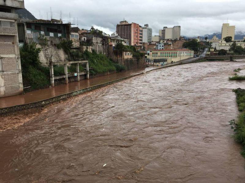 Parte del río Choluteca que cruza por el Distrito Central.