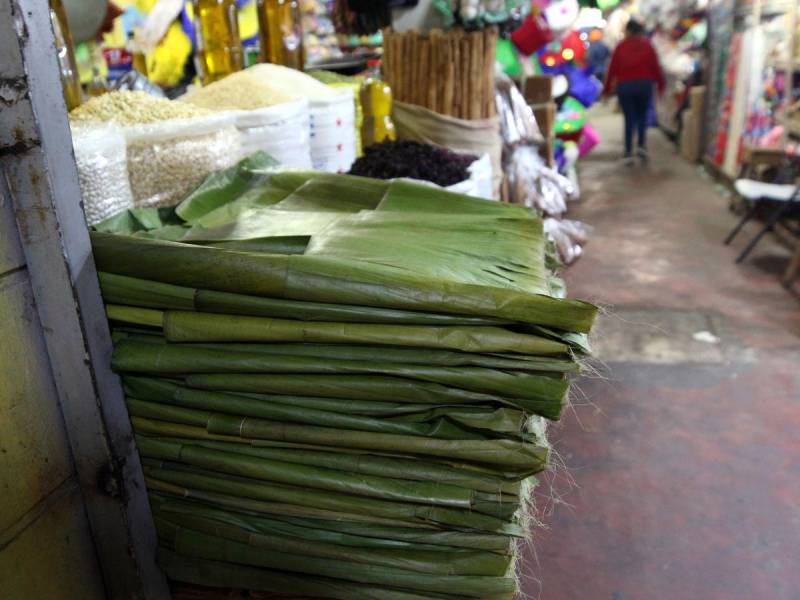 Las hojas para nacatamales suben de precio cada semana, al igual que los amarres, la papa y la manteca de cerdo.