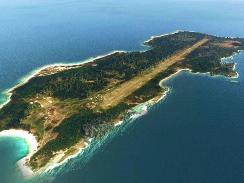 Las Islas del Cisne, en el océano Atlántico, están a una distancia de 353.4 kilómetros de La Ceiba y 450.8 kilómetros de Puerto Cortés.