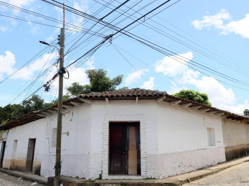 En esta casa ubicada en Sabanagrande, en el barrio El Tule, se habría reunido Morazán a planear la Batalla de La Trinidad, aunque el inmueble no cuenta con ninguna placa para identificarlo dentro de la Historia.