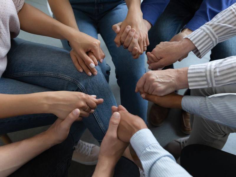 Busque una red de apoyo en su familia, amigos y grupos de voluntariado.