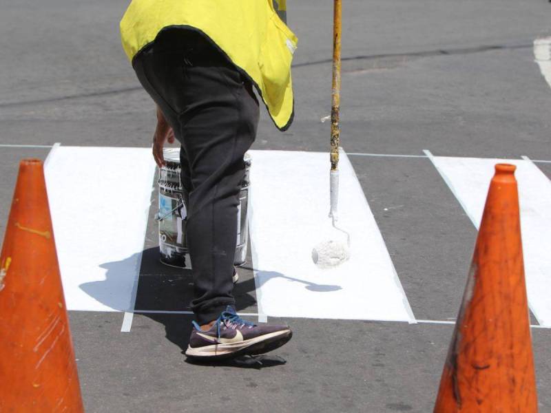 Alcaldía señaliza espacios para mejorar el tráfico vehicular tras campaña “Ruede seguro”