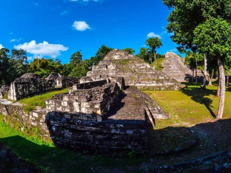 Uaxactún es una aldea indígena que ha logrado un gran auge turístico gracias a su cercanía con el parque nacional de Tikal.