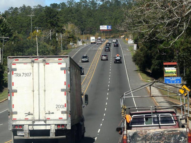 Para transitar por la carretera CA-5 Norte se debe pagar peaje en tres estaciones.