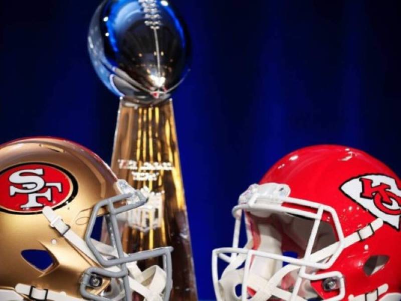 Tanto Kansas City Chiefs y San Francisco 49ers tienen muchos años de no ganar el cetro de la NFL. Foto: AFP.