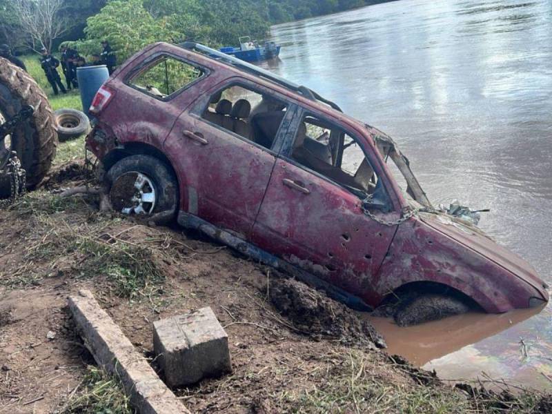 Uno de los carros en el que se transportaba Sosa Méndez y sus escoltas fue encontrado en el río Ulúa.