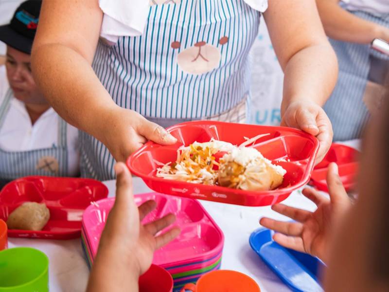 <i>El Programa interviene a todos los educandos de los niveles de prebásica y básica de los centros educativos gubernamentales.</i>