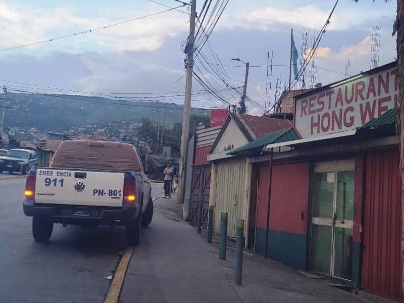 Dentro del baño de un restaurante hallan sin vida a un hombre en la colonia El Carrizal