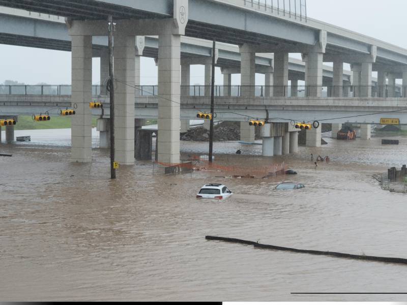 En julio, el huracán Beryl inundó carreteras, mató al menos a 36 personas y dejó sin electricidad a millones en Texas.