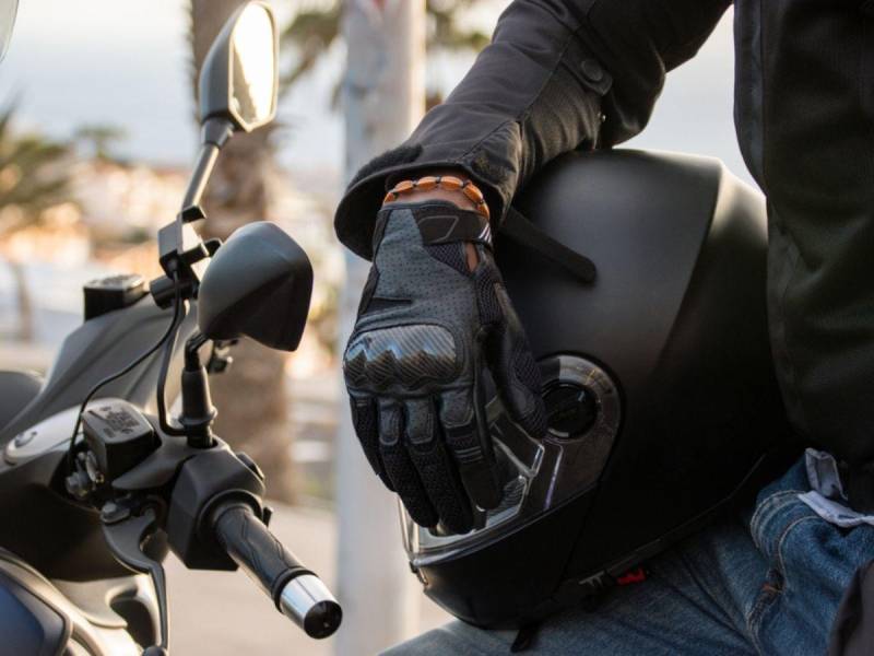 Guía completa: ¿Cómo elegir el equipo de protección ideal para su moto?