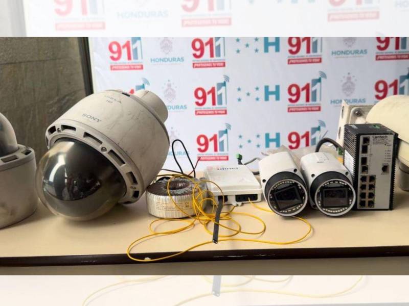 El 911 ha hecho demostraciones de los dispositivos de video vigilancia que instalará.