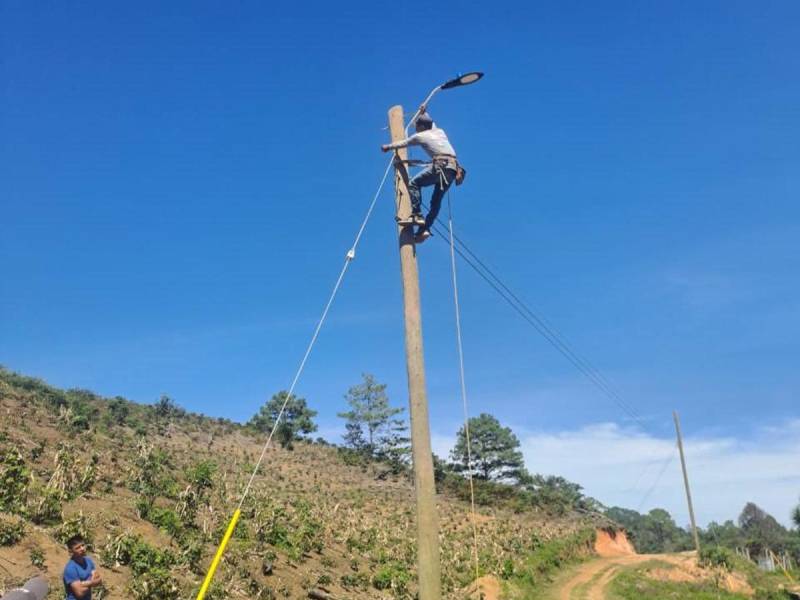 El sistema de generación de energía tendrá una capacidad de 45 kW, beneficiando a las comunidades de Plan de Barrios y Zapotillo.