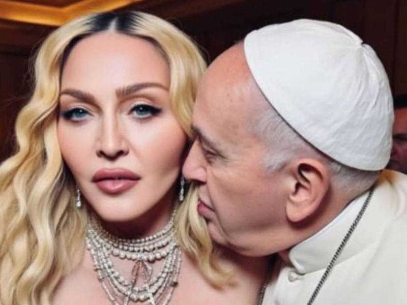 Las imágenes de Madonna junto al papa Francisco generaron controversia.