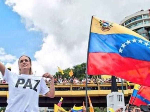 La marcha de mujeres parte desde tres puntos en el este de Caracas y terminará con una concentración en la autopista Francisco Fajardo, la principal arteria vial de la capital. (Foto: prensa.com)