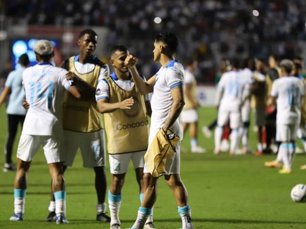 Honduras venció 2-0 a México con una soberbia actuación de los dirigidos por Reinaldo Rueda.