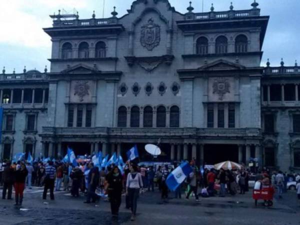 La Corte dice que el pleno de magistrados 'decidió por unanimidad' resolver retirar la inmunidad a los legisladores, quienes ahora deberán enfrentar un proceso penal de forma común.