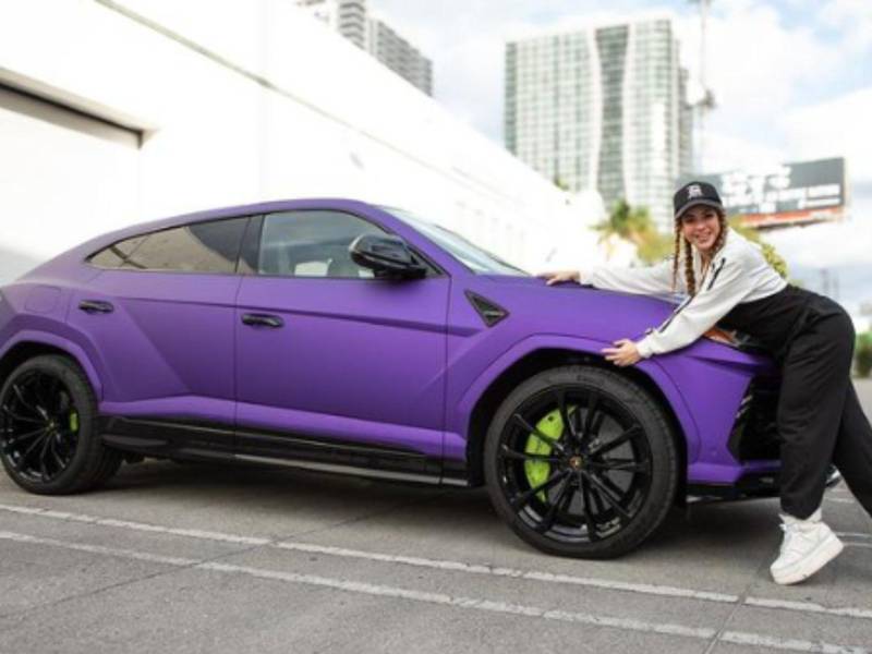 La cantante colombiana regala el carro para agradecer el acompañamiento de sus fanáticos en los tiempos difíciles que vivió hace algunos meses.