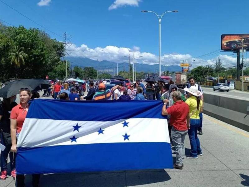 Docentes de Honduras exigen el cumplimiento de sus derechos laborales: nombramientos permanentes, reformas en Inprema y ajustes salariales