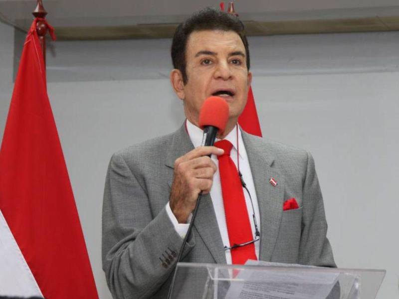 Salvador Nasralla, precandidato presidencial del Partido Liberal.