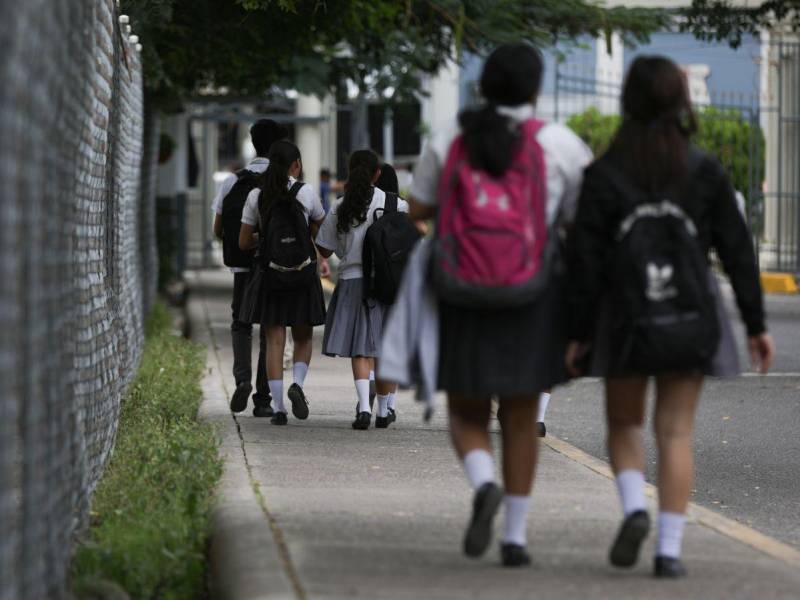 Aplazados solo podrán llevar dos clases retrasadas para avanzar de año