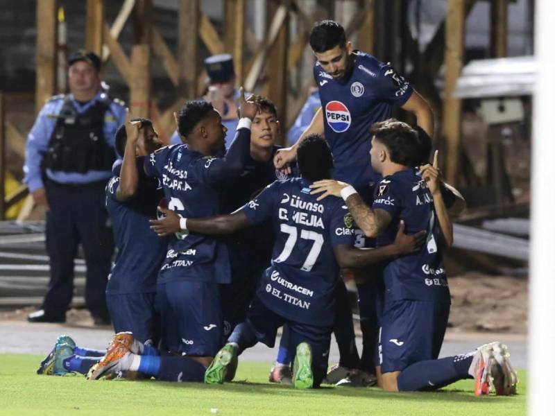 El Ciclón Azul se lleva importante ventaja de goles para el segundo encuentro ante Águila de El Salvador.