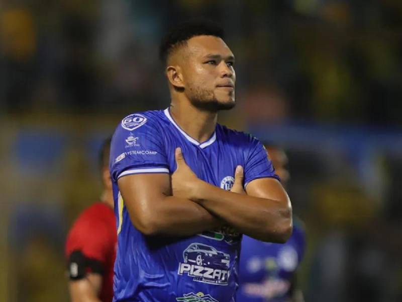 Rolando Blackburn anotó con Victoria ante Lobos UPNFM.