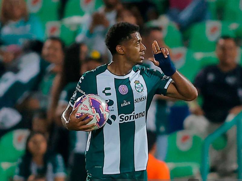 Chozo Lozano suma su tercer gol con Santos Laguna.