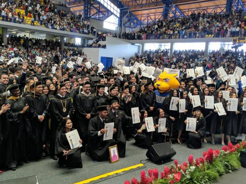 Los jóvenes manifestaron sentirse felices por haber culminado una importante etapa de su vida.