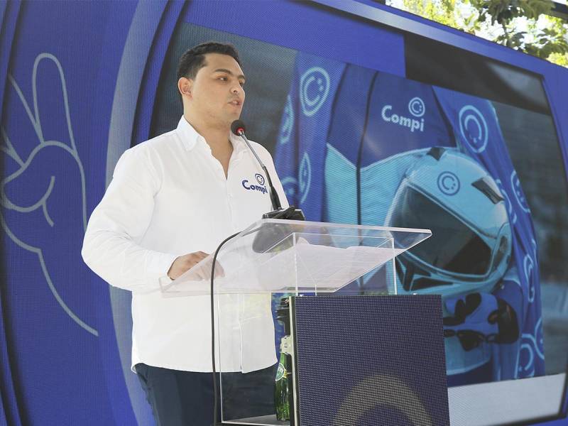 José Carlos Amaya, CEO de Compi, compartiendo su visión sobre la revolución tecnológica en Honduras.